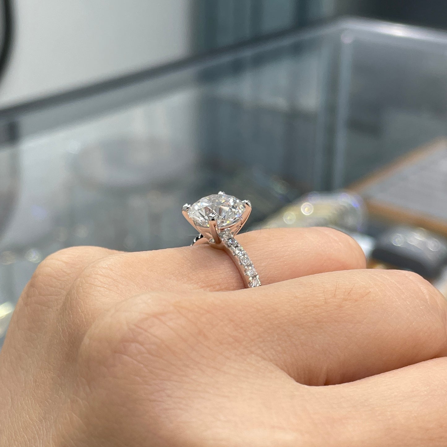 IGI Lab diamind Round 3.8ct four-prong pave ring