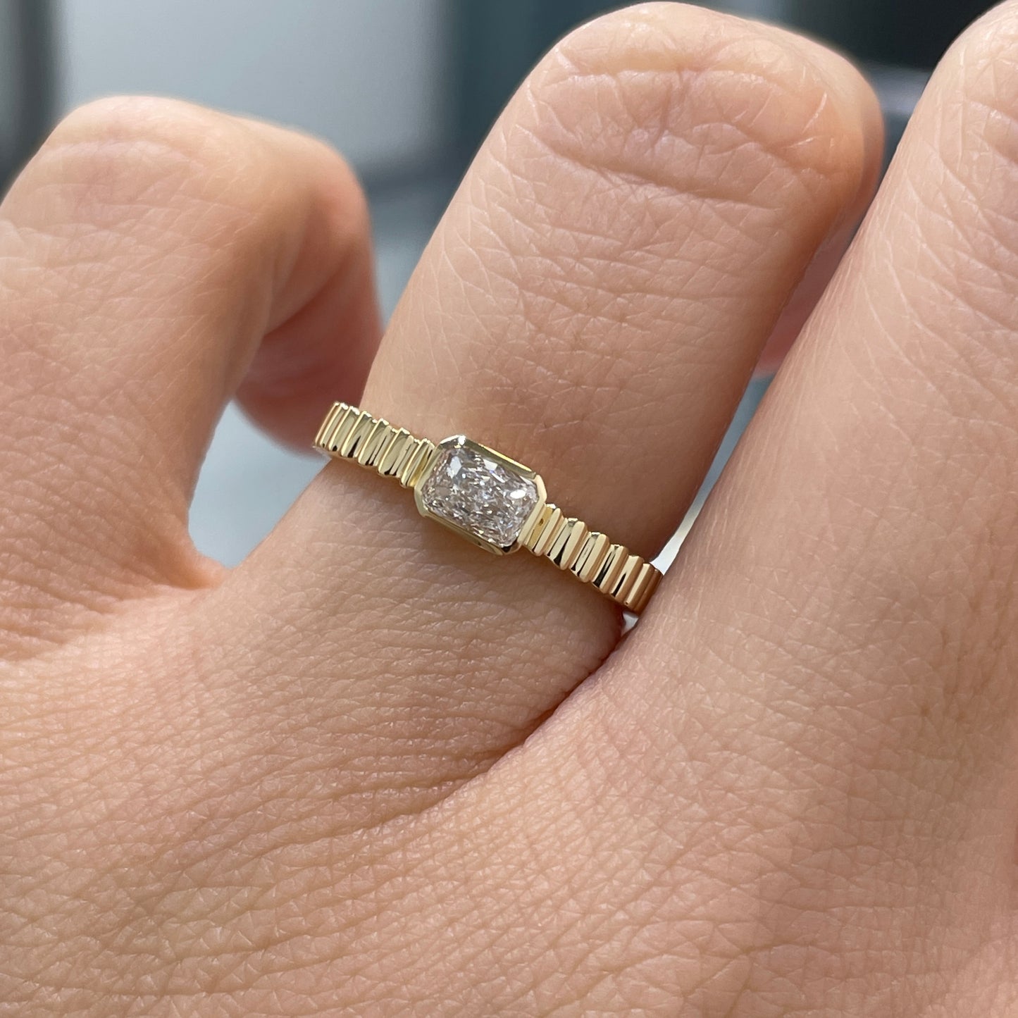 Lab diamond radiant cut 0.3ct horizontal bezel set with vertical line band ring