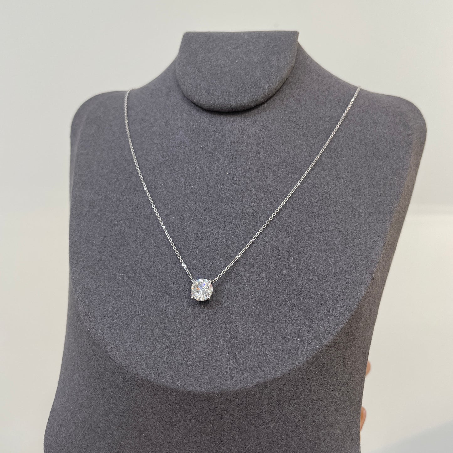 Lab Diamond round 1.1ct four-prong necklace