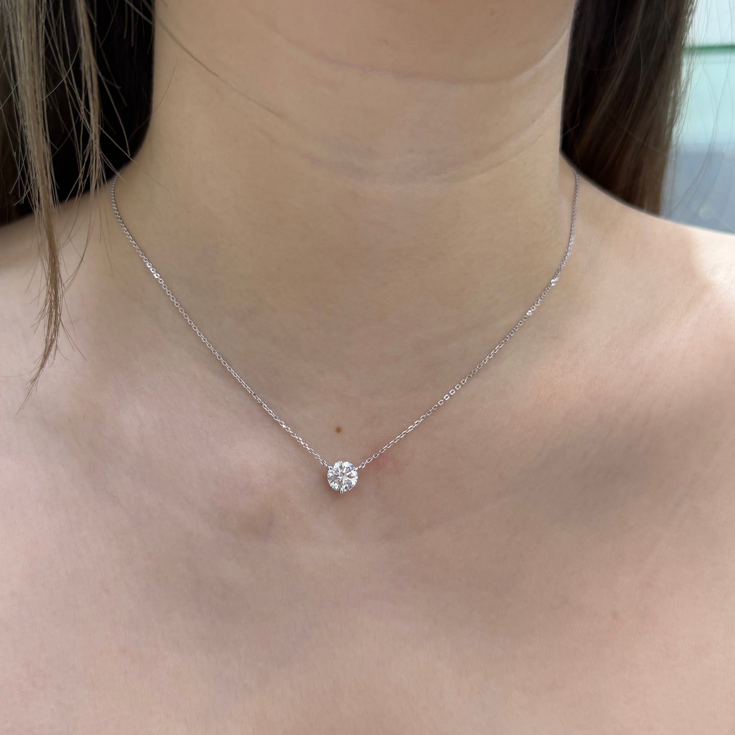 Lab Diamond round 1ct three-prong necklace