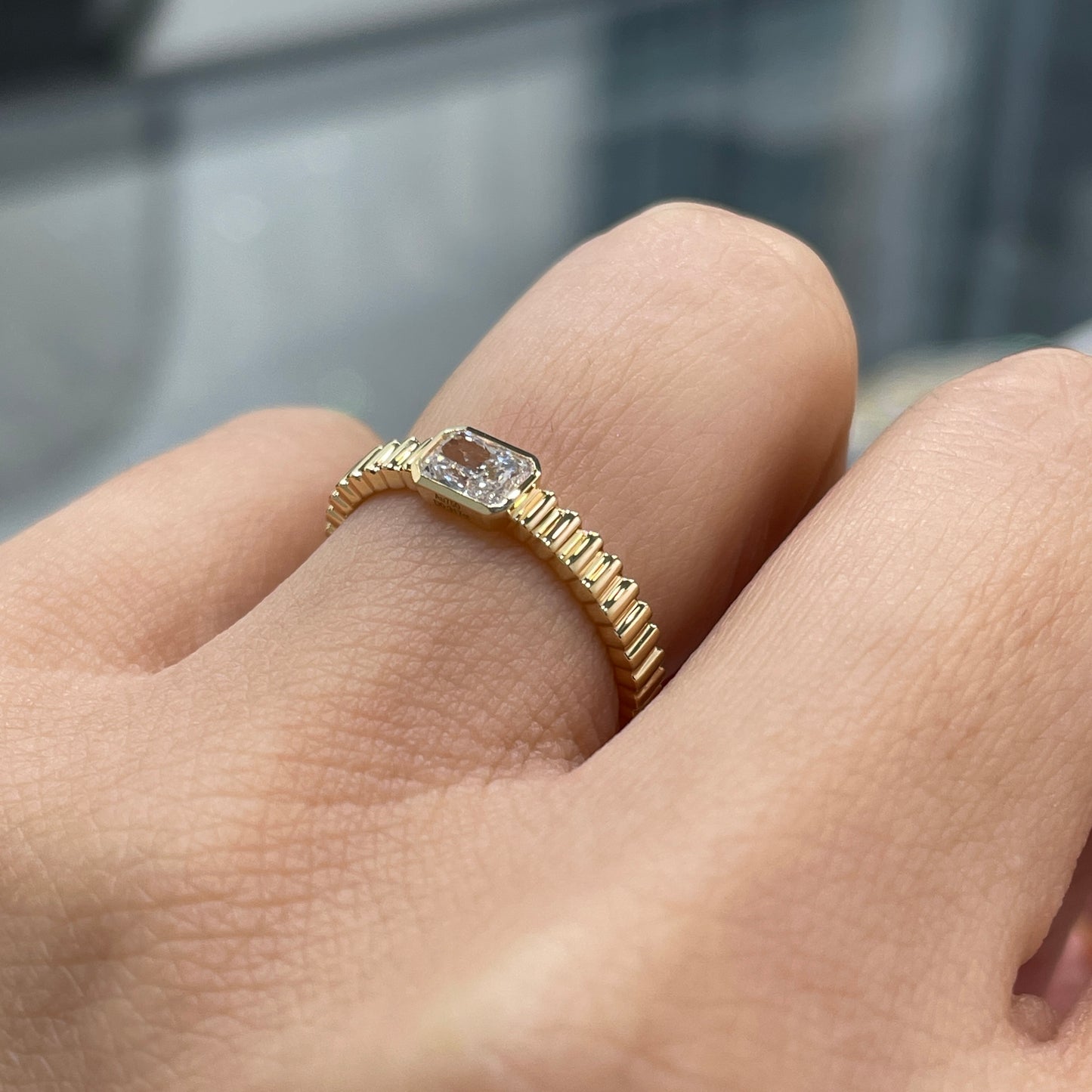 Lab diamond radiant cut 0.3ct horizontal bezel set with vertical line band ring