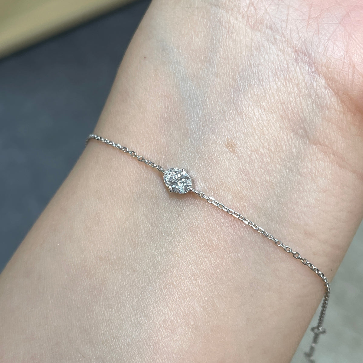 Lab diamond Oval shape 0.3ct compass four-prong bracelet