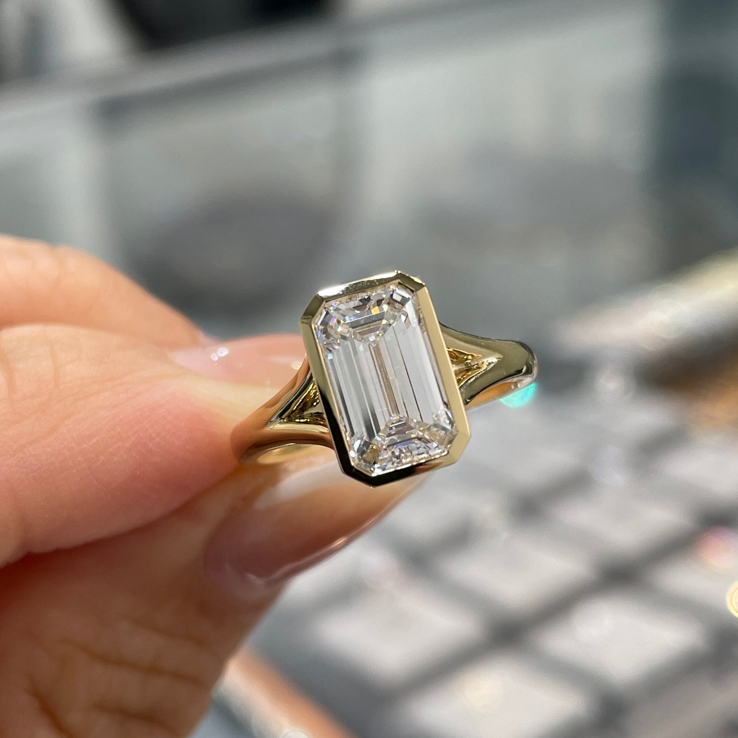IGI Lab diamond Emerald cut 2ct bezel split shank ring