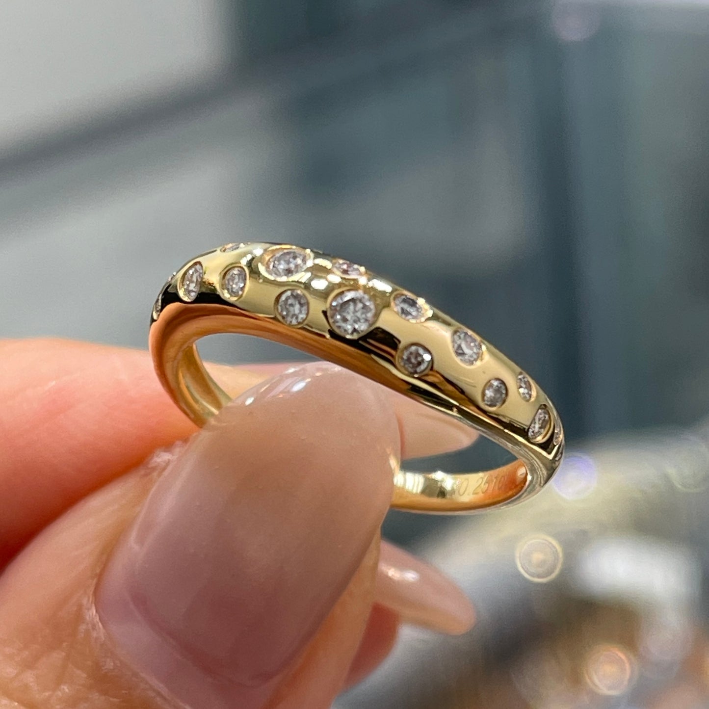 Lab diamond round 0.25ct bubble wavy dome ring