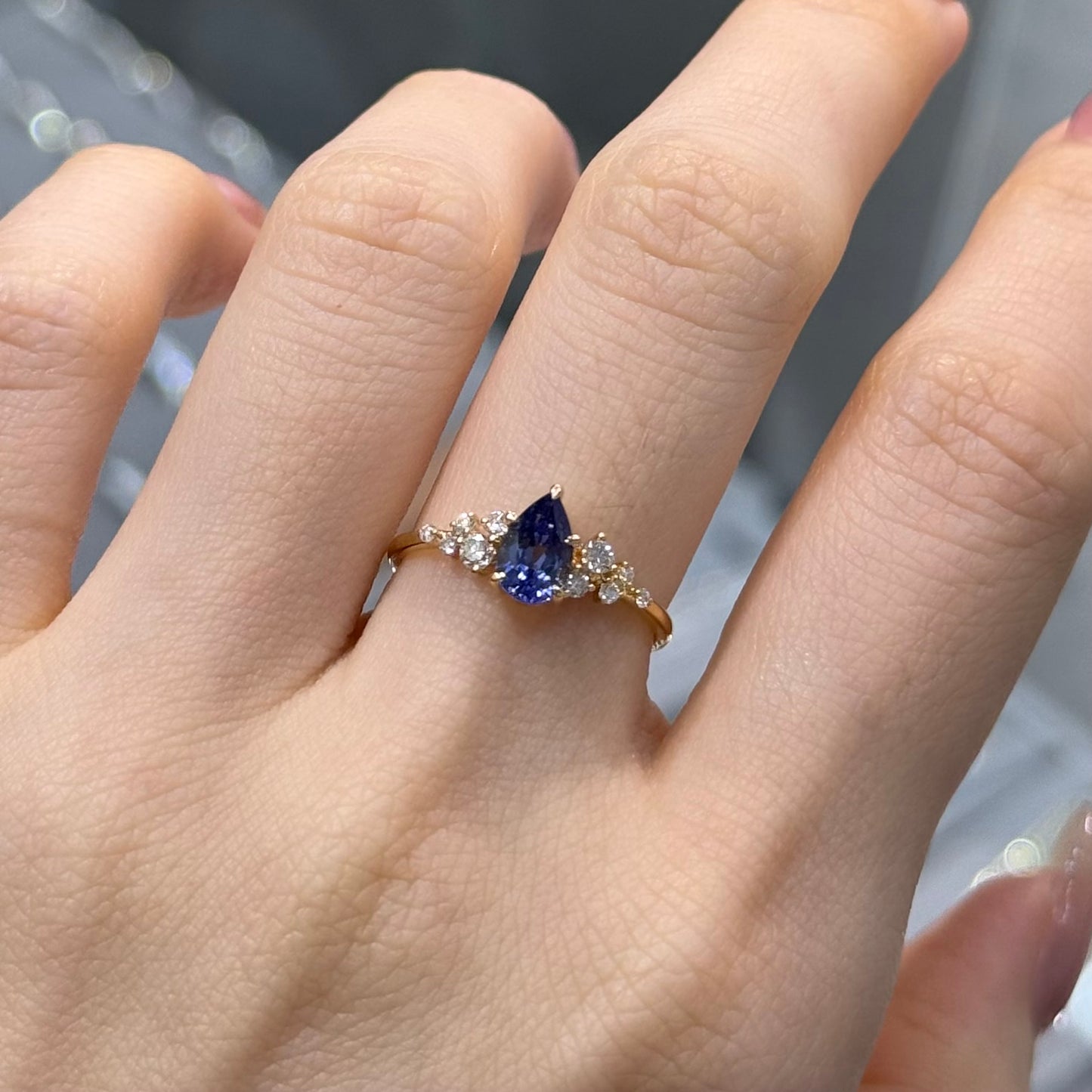 Lab sapphire Royal blue Pear shape 0.8ct diamond band ring