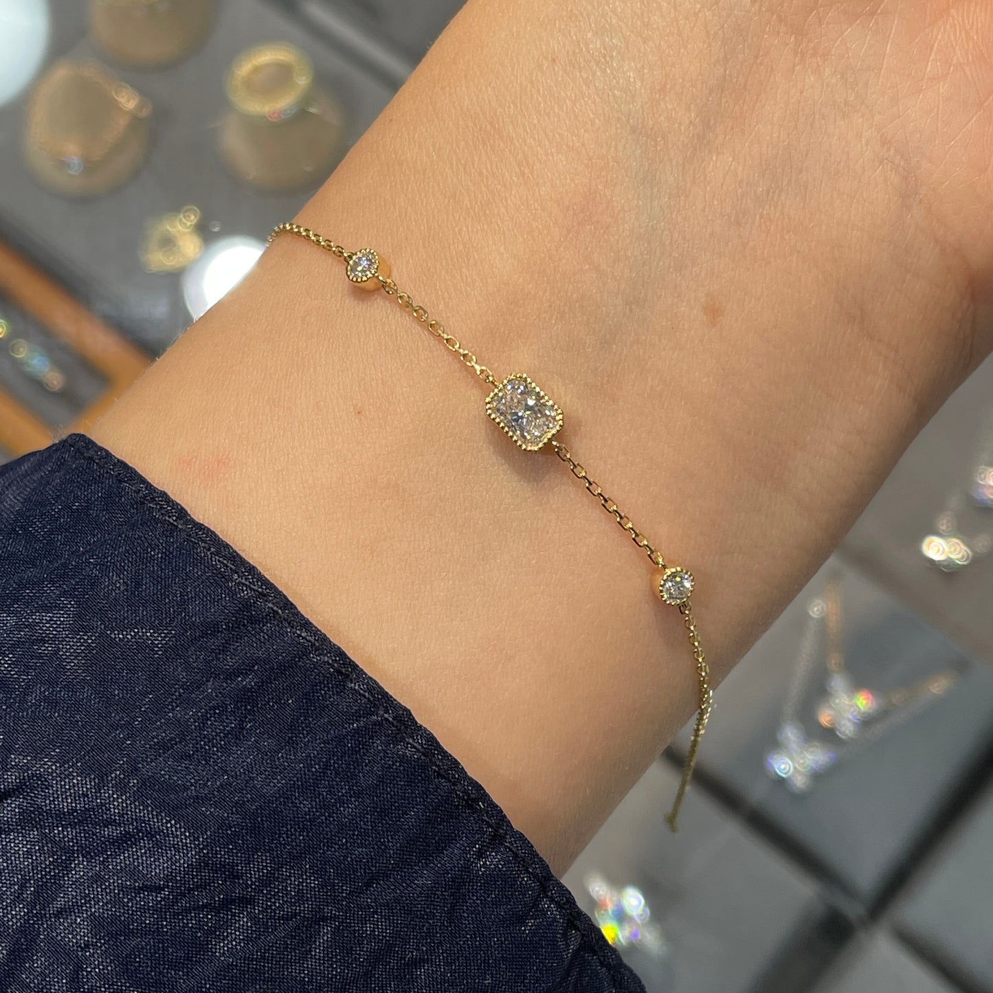 Lab diamond radiant cut 0.5ct milgrain bezel with little diamond bracelet