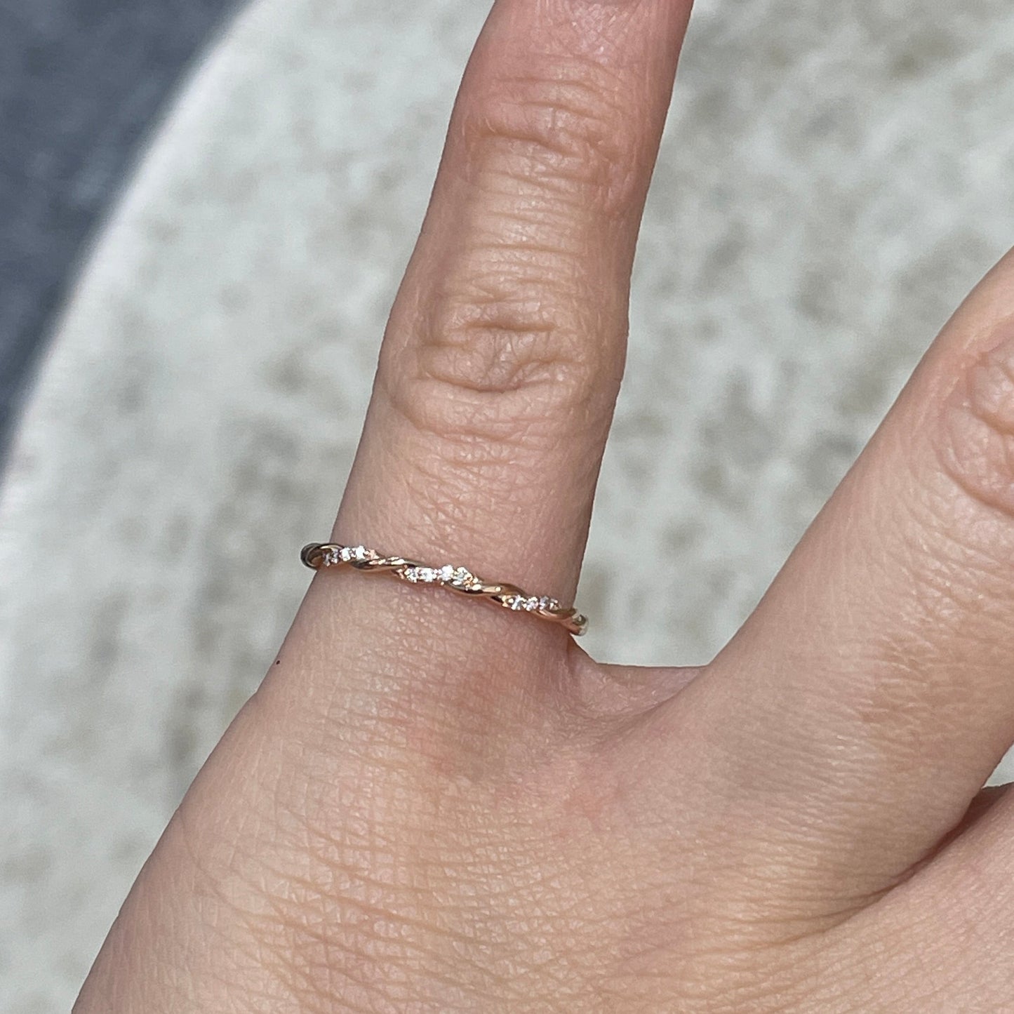 9k Lab diamond round 0.05ct twist pave band ring