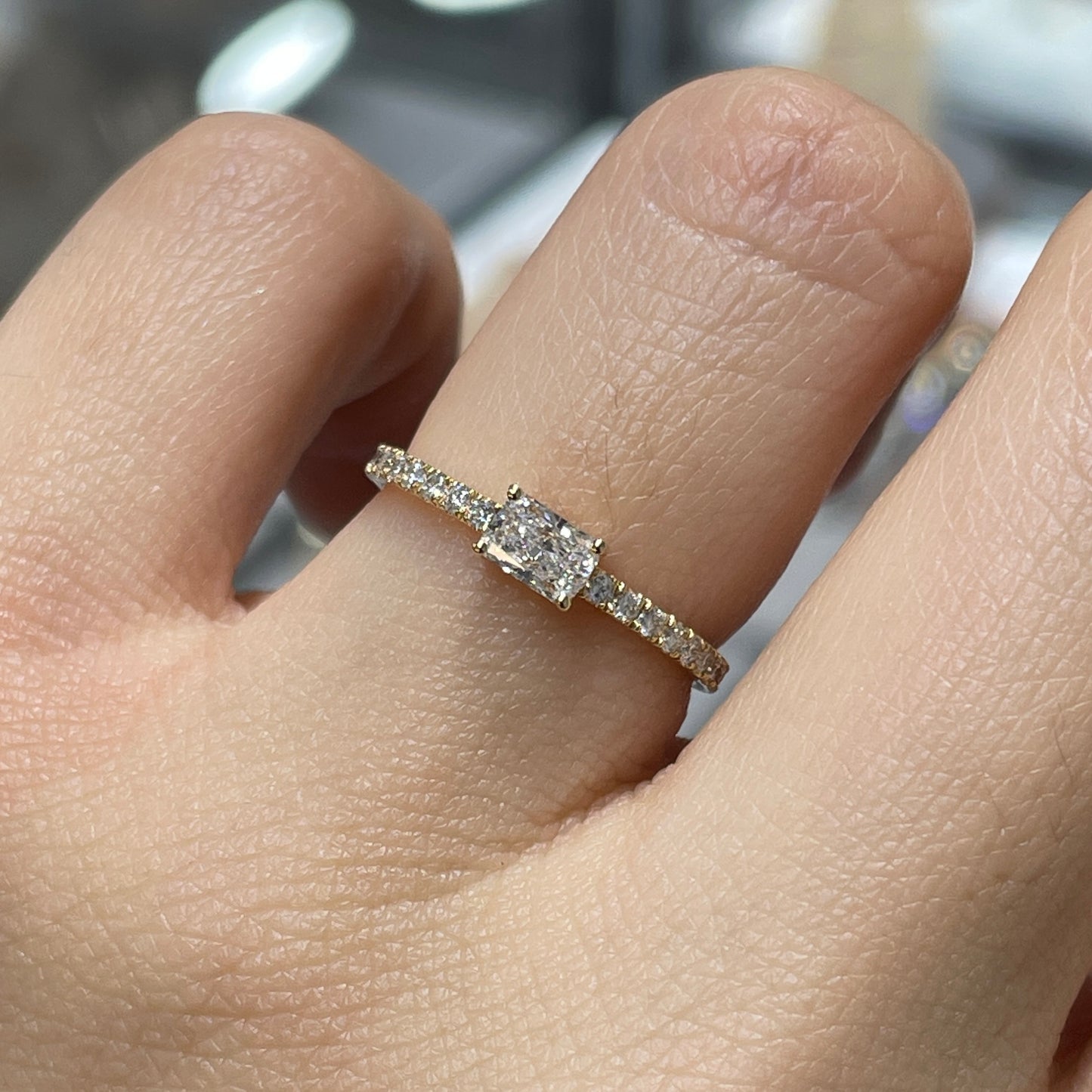 Lab diamond Radiant cut 0.5ct four-prong pave ring