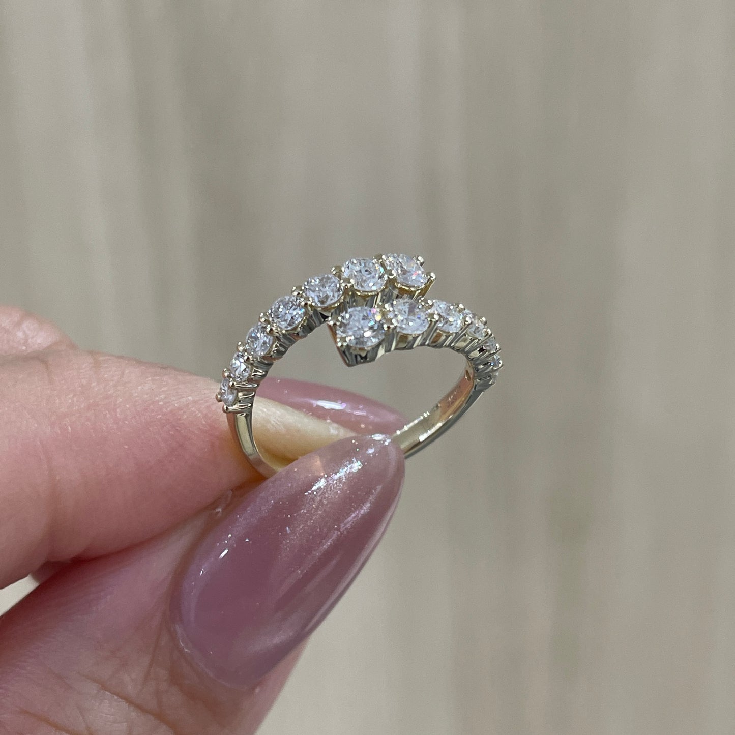 9k Lab diamond round 0.6ct half eternity z open pinky ring