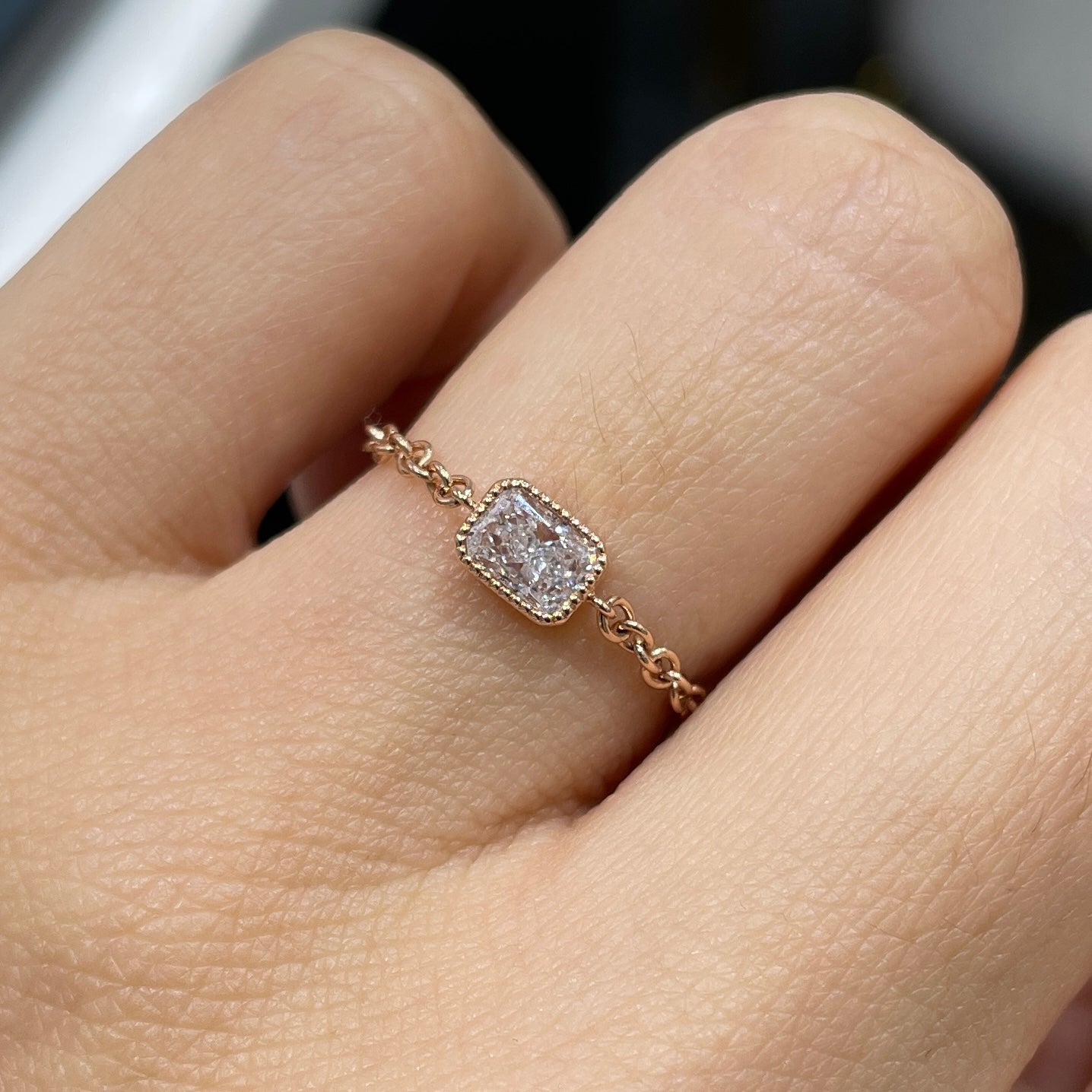 Lab diamond radiant cut 0.4ct milgrain bezel chain ring
