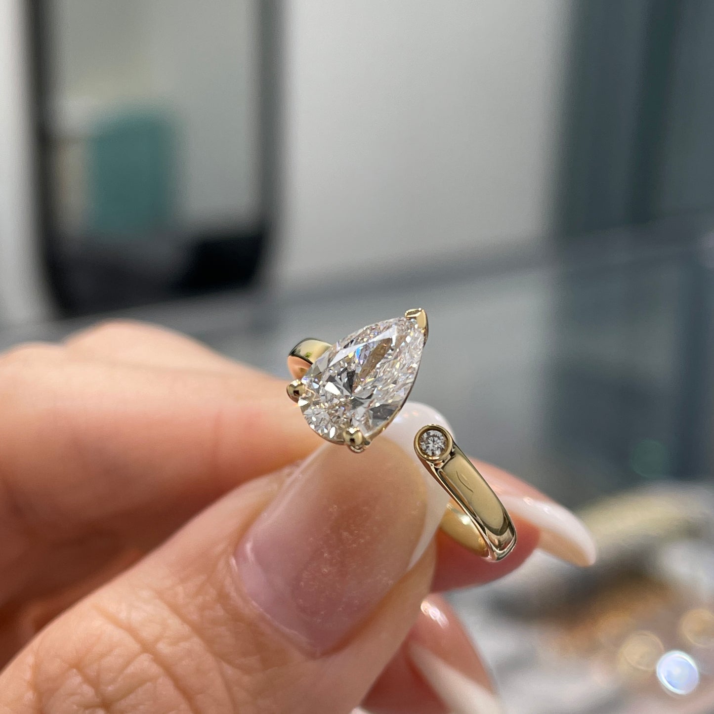 IGI Lab diamond pear shape 1ct open ring