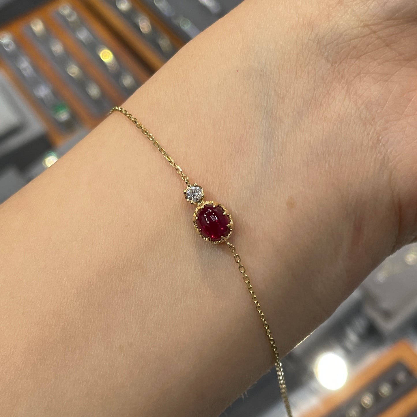 Lab Ruby oval 1ct with little diamond bracelet
