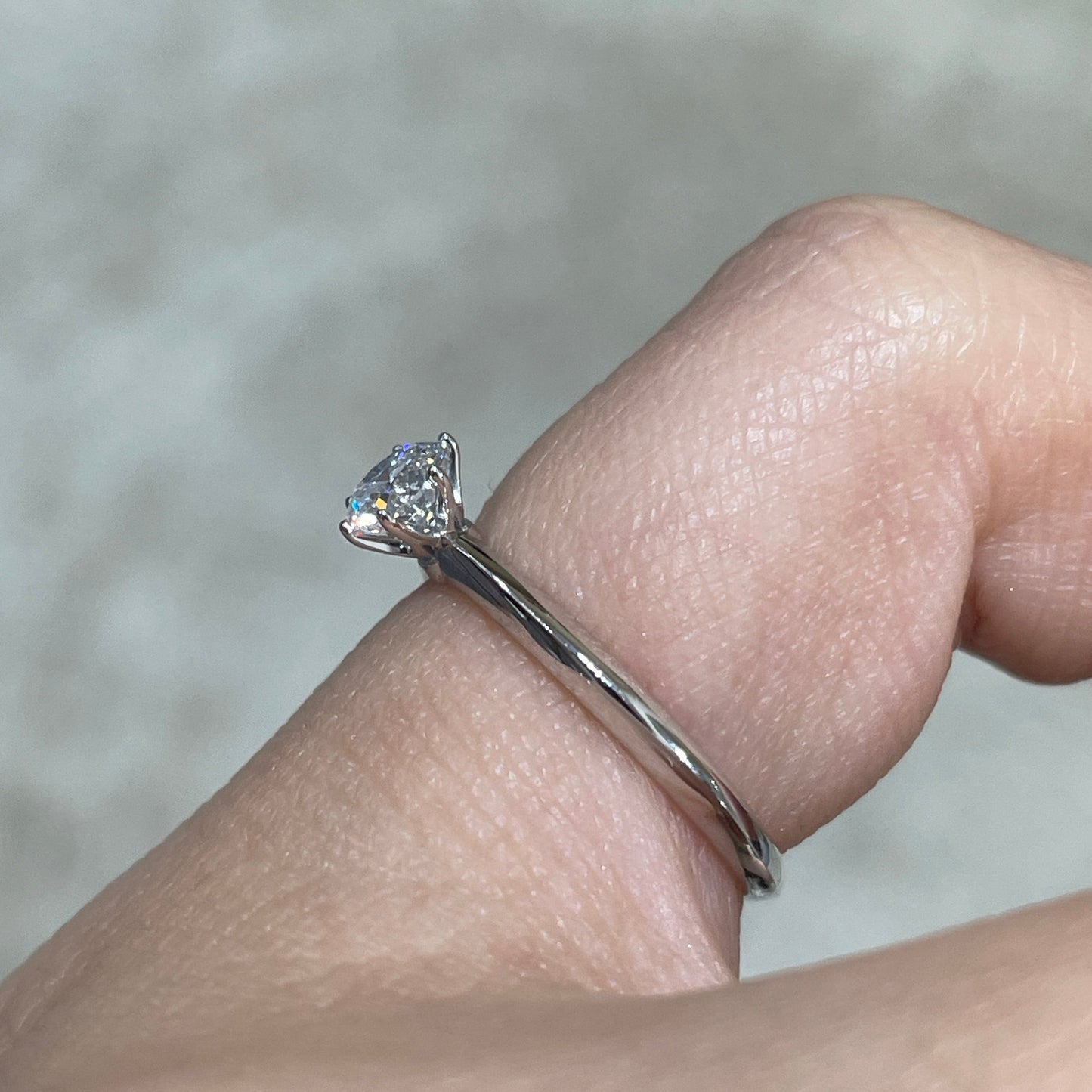 Lab diamond round 0.3ct six-prong knife edge band ring