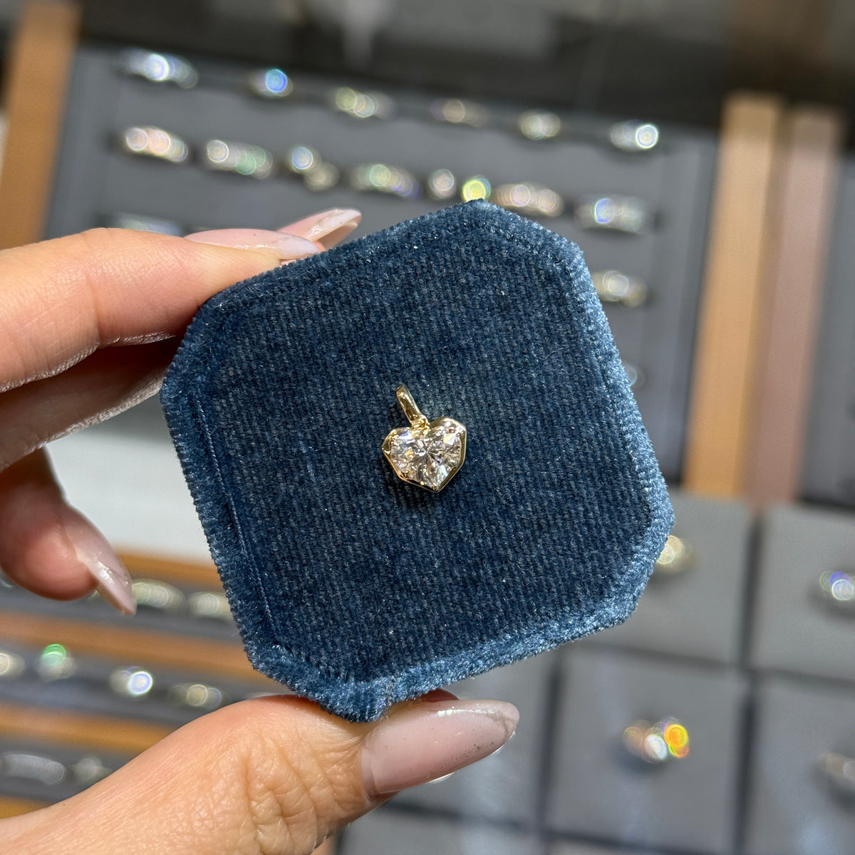 IGI Lab diamond heart shape 1.15ct bezel five-prong pendant