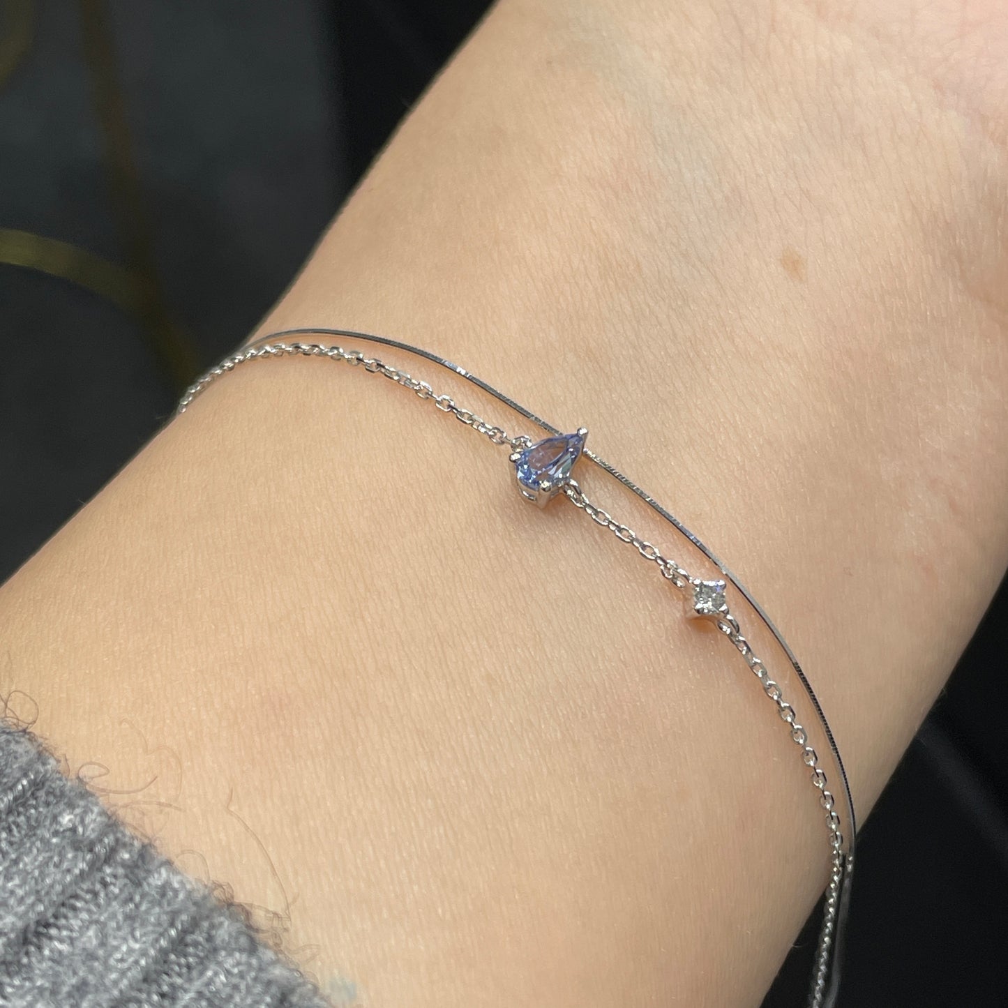 Lab sapphire cornflower pear 0.25ct with little diamond double chain bracelet