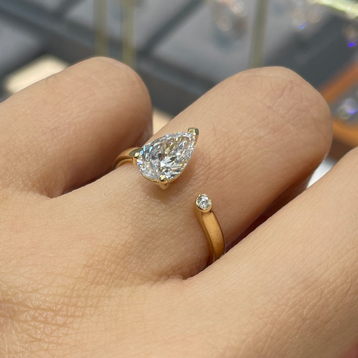 Lab diamond pear shape 1ct open ring