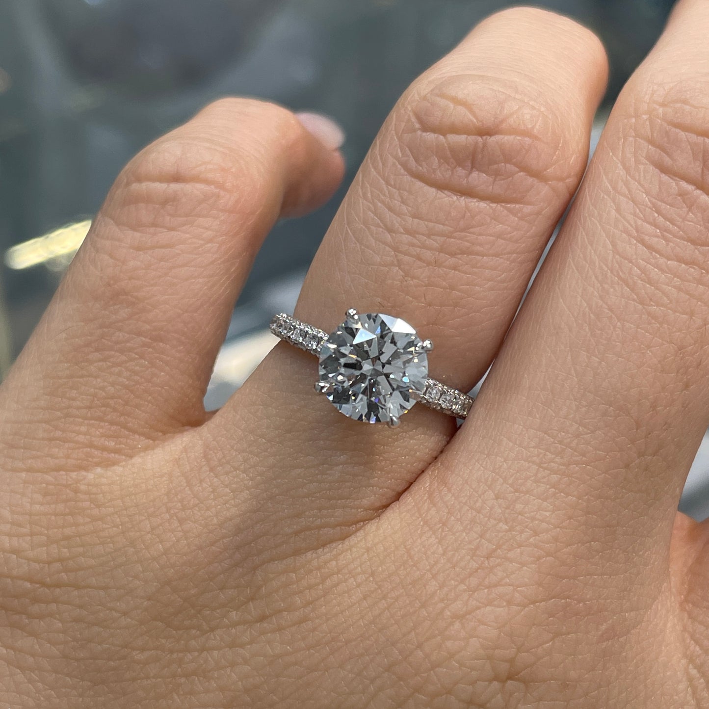 IGI Lab diamond Round 2ct underhalo with underpaved three-side pave band ring