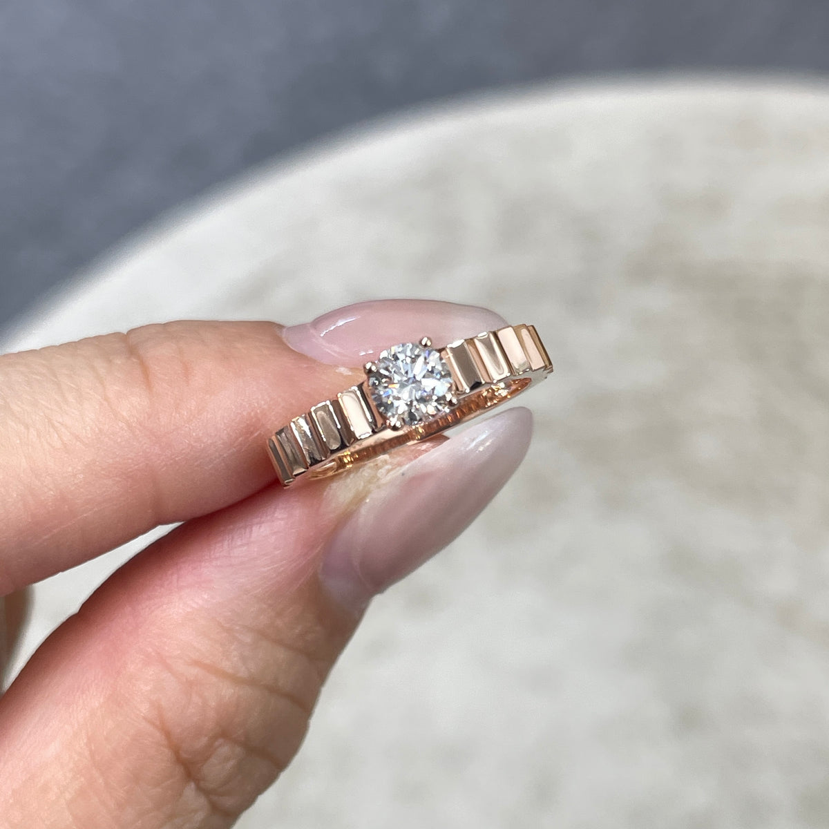 9k Lab diamond Round 0.5ct four-prong ladder ring