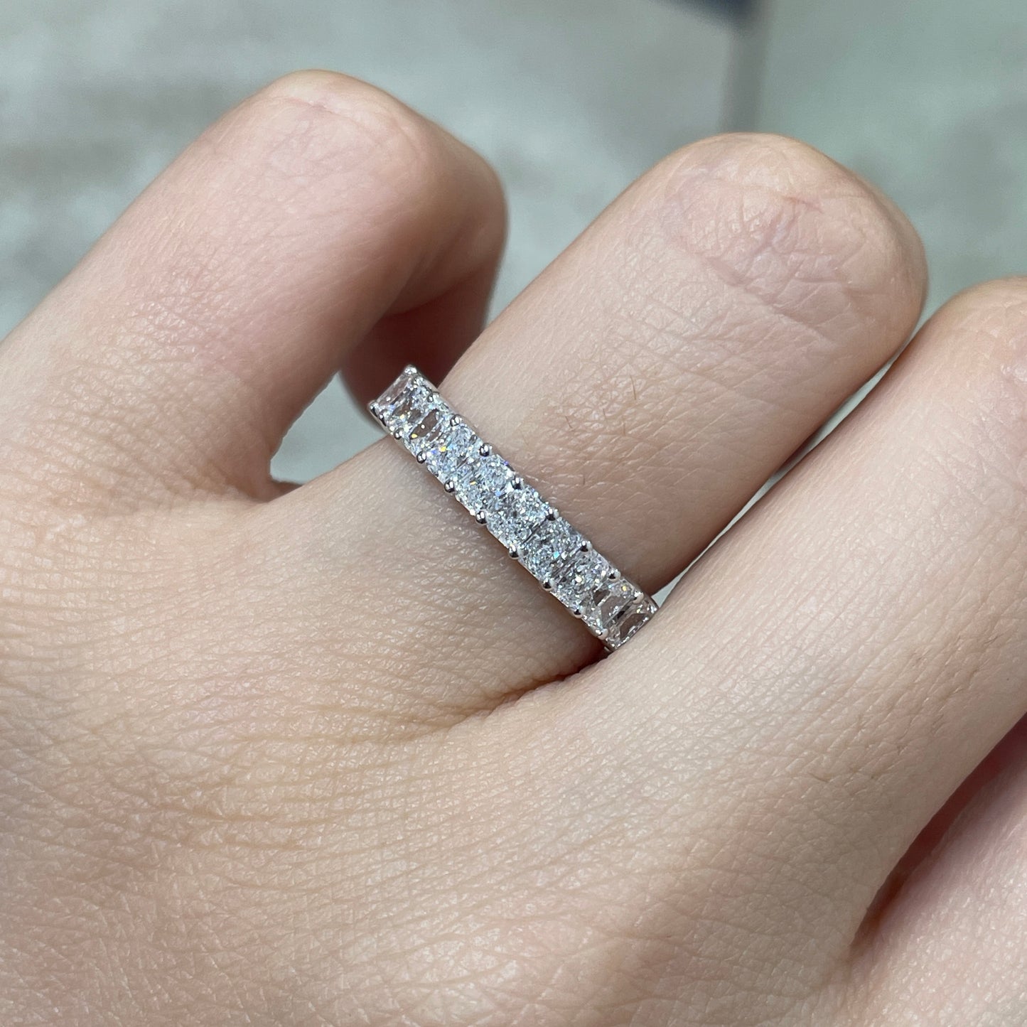 9k Lab diamond Radiant cut 1.1ct half eternity straight vertical line band ring