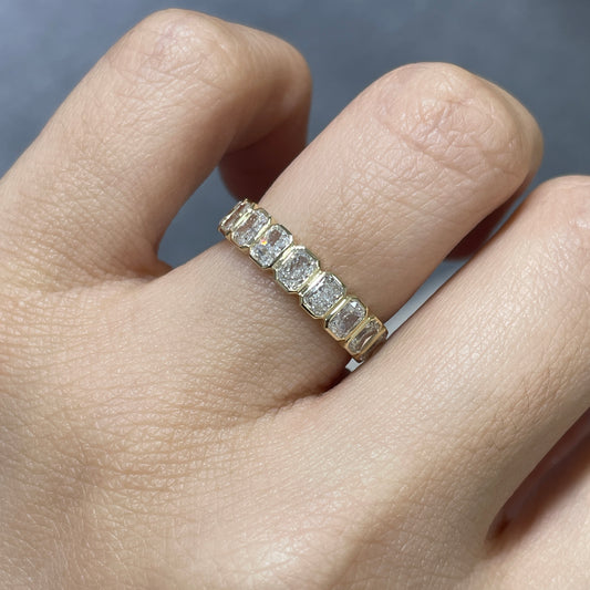9k Lab diamond radiant cut 1.18ct bezel vertical line band half eternity ring