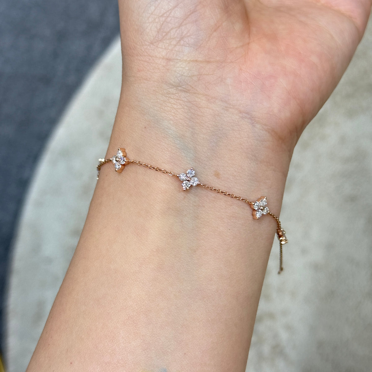 Lab diamond round 1ct five flower bracelet