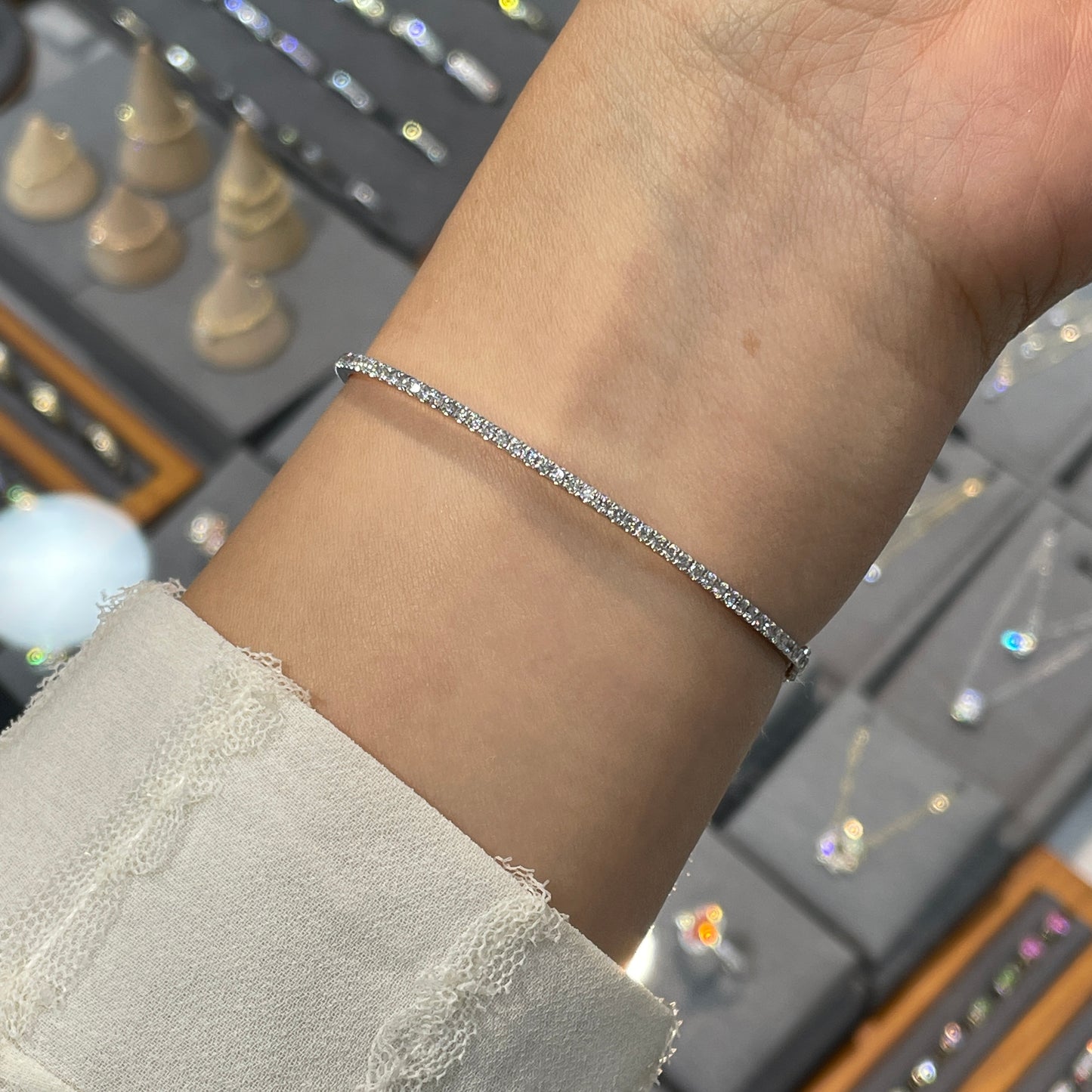 Lab diamond Round 0.5ct four-prong half tennis bangle