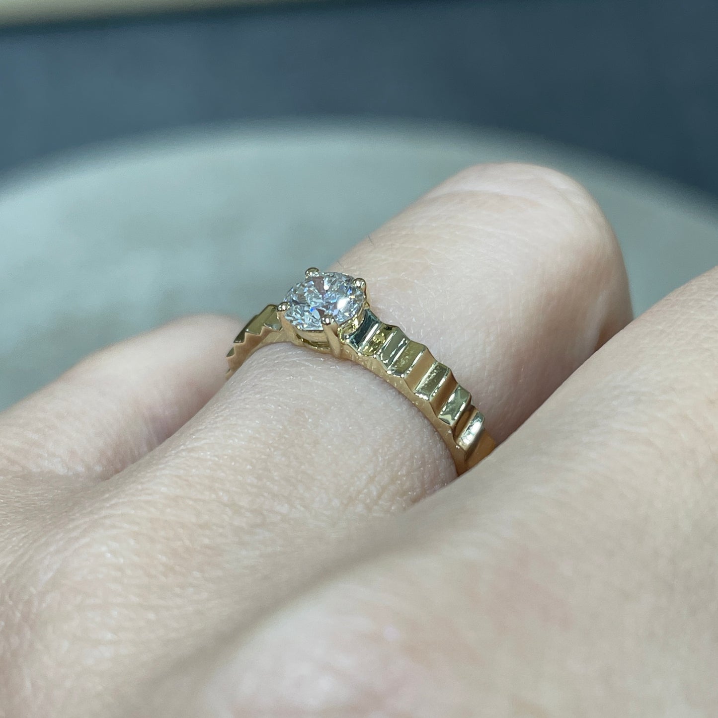 9k Lab diamond Round 0.5ct ladder ring