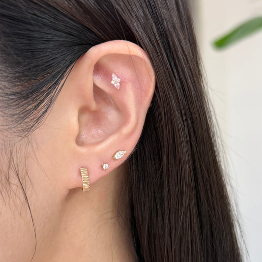 18k vertical line 6mm hoop earring - each