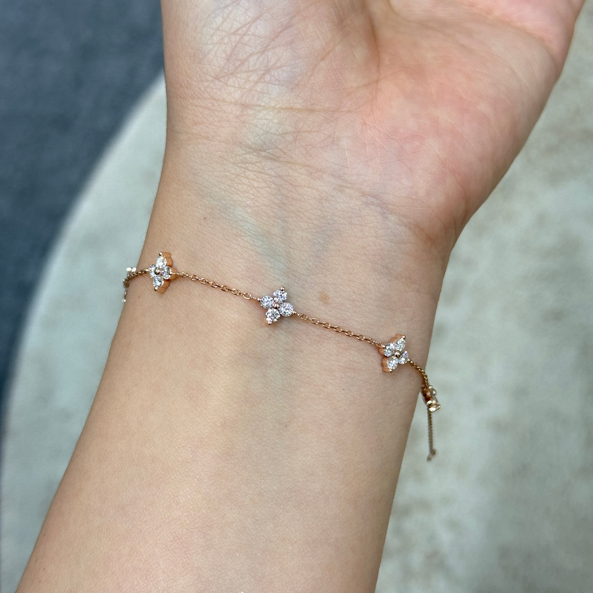 Lab diamond round 1ct five flower bracelet