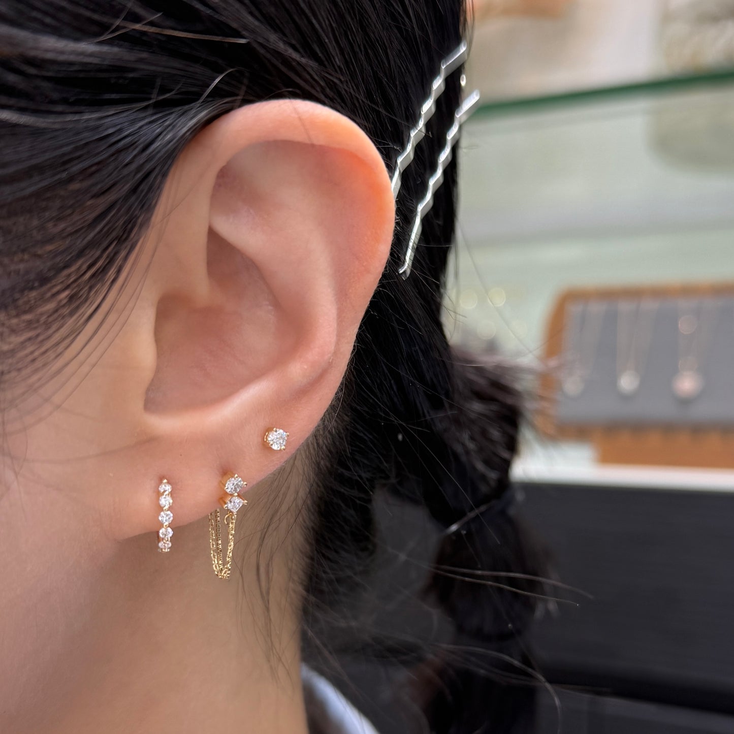Lab diamond round 0.2ct single-prong double side 7mm hoop earring-each