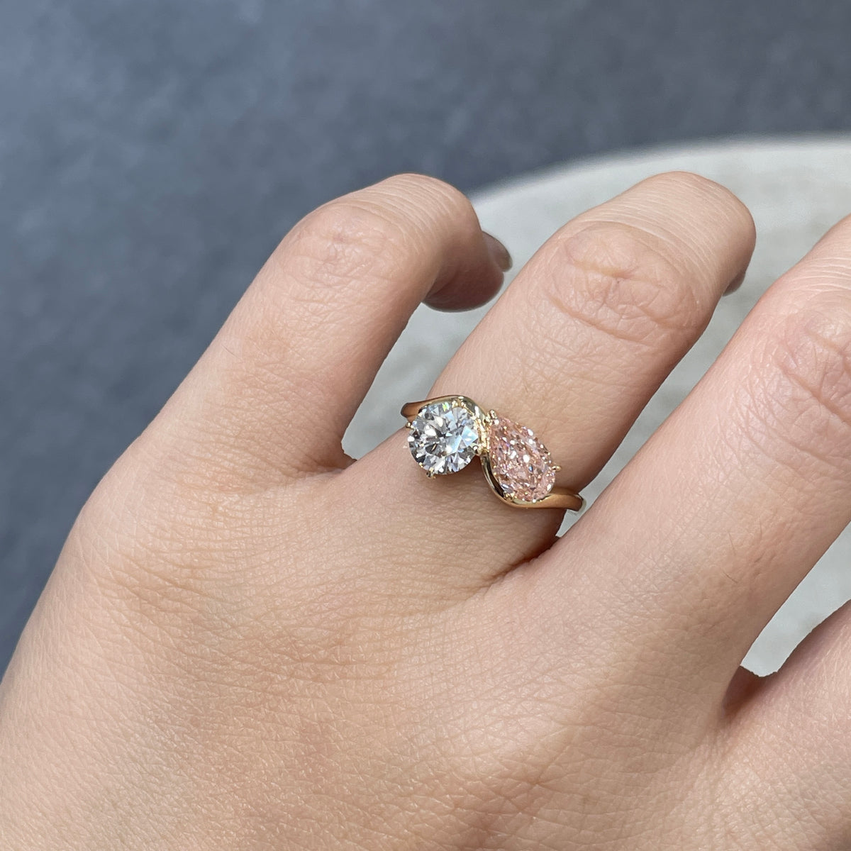 IGI lab pink diamond Pear 1ct with lab diamond round 1ct toi et moi wavy ring
