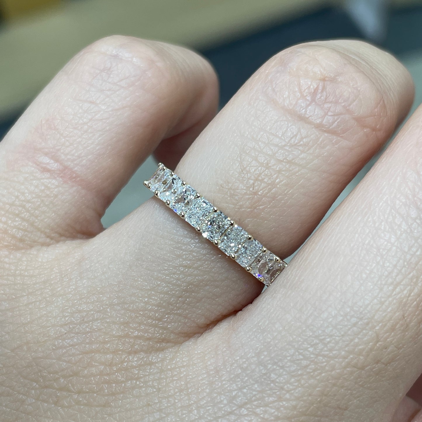 9k Lab diamond Radiant cut 1.1ct half eternity straight vertical line band ring