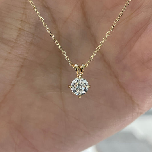 Lab diamond round 0.5ct four heart-prong compass pendant with necklace