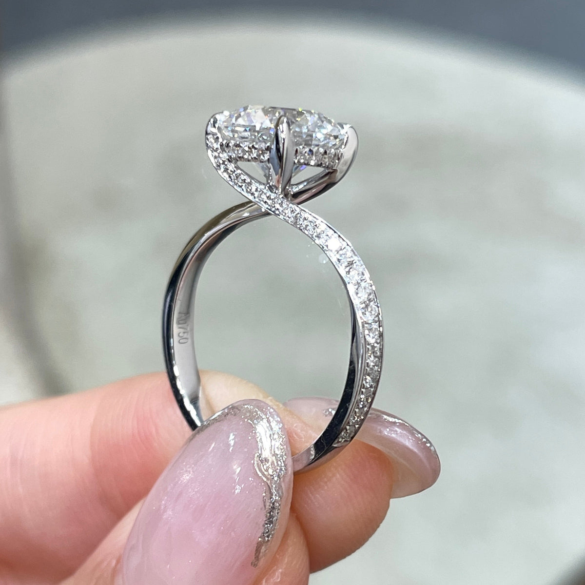 IGI lab diamond 2.5ct round four-prong underhalo twist pave ring