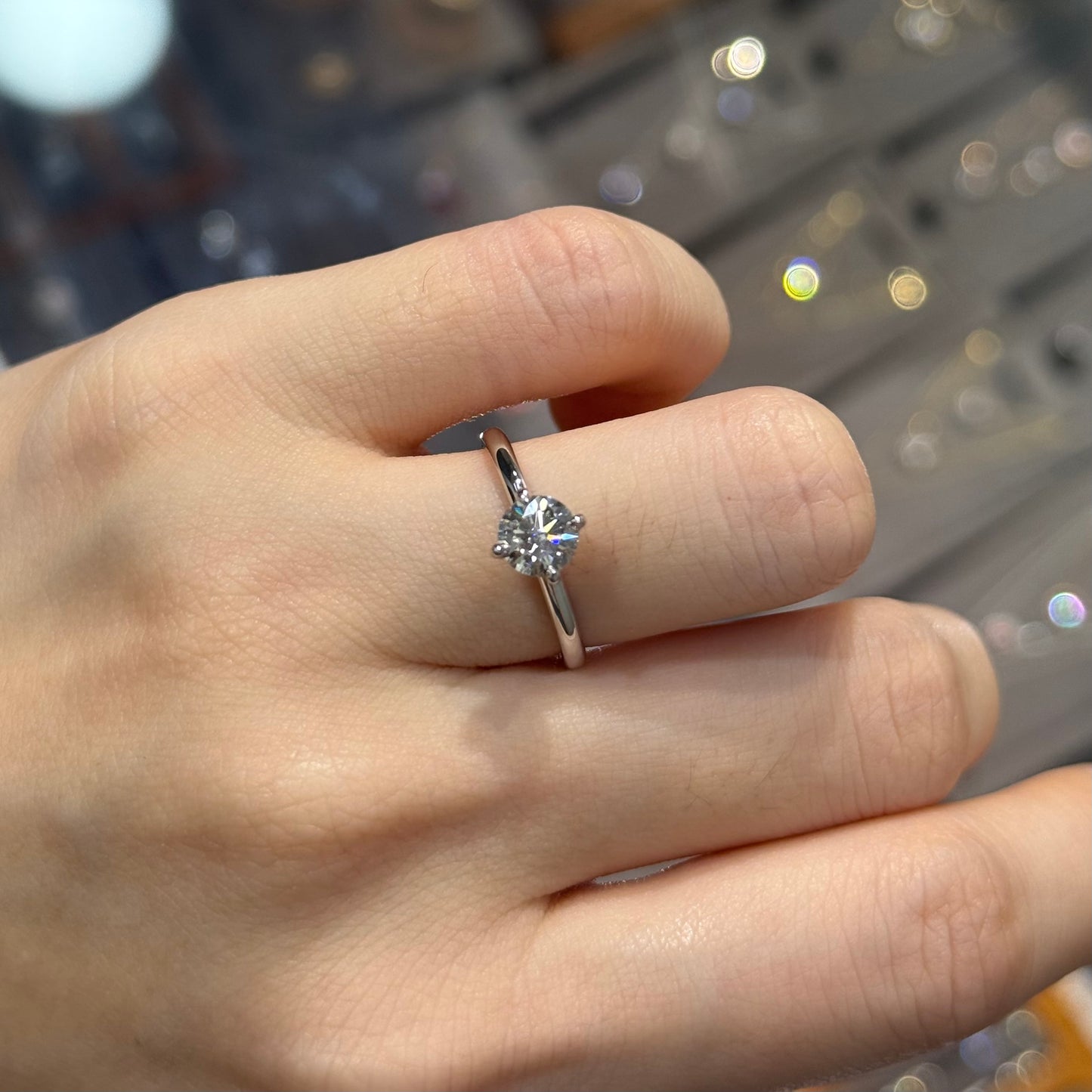 IGI Lab diamond round 0.7ct compass underhalo ring