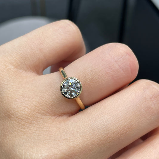 Lab diamond round 1ct Bezel ring