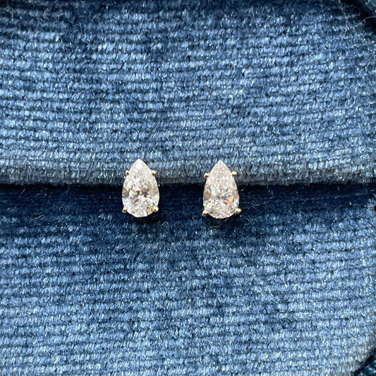 Lab diamond Pear shape 0.4ct stud earrings-pair