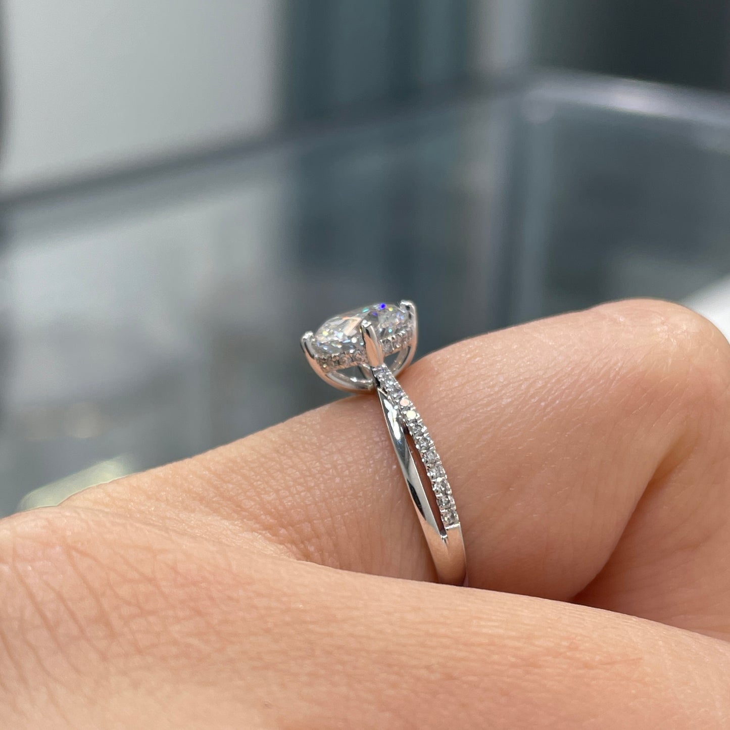 IGI Lab diamond Round 1.5ct compass four-prong underhalo criss cross pave band ring