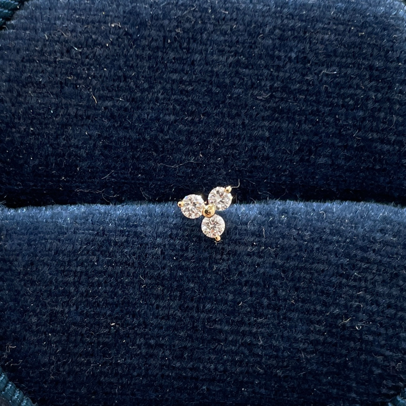 lab diamond round 0.1ct three leaf stud earring-each
