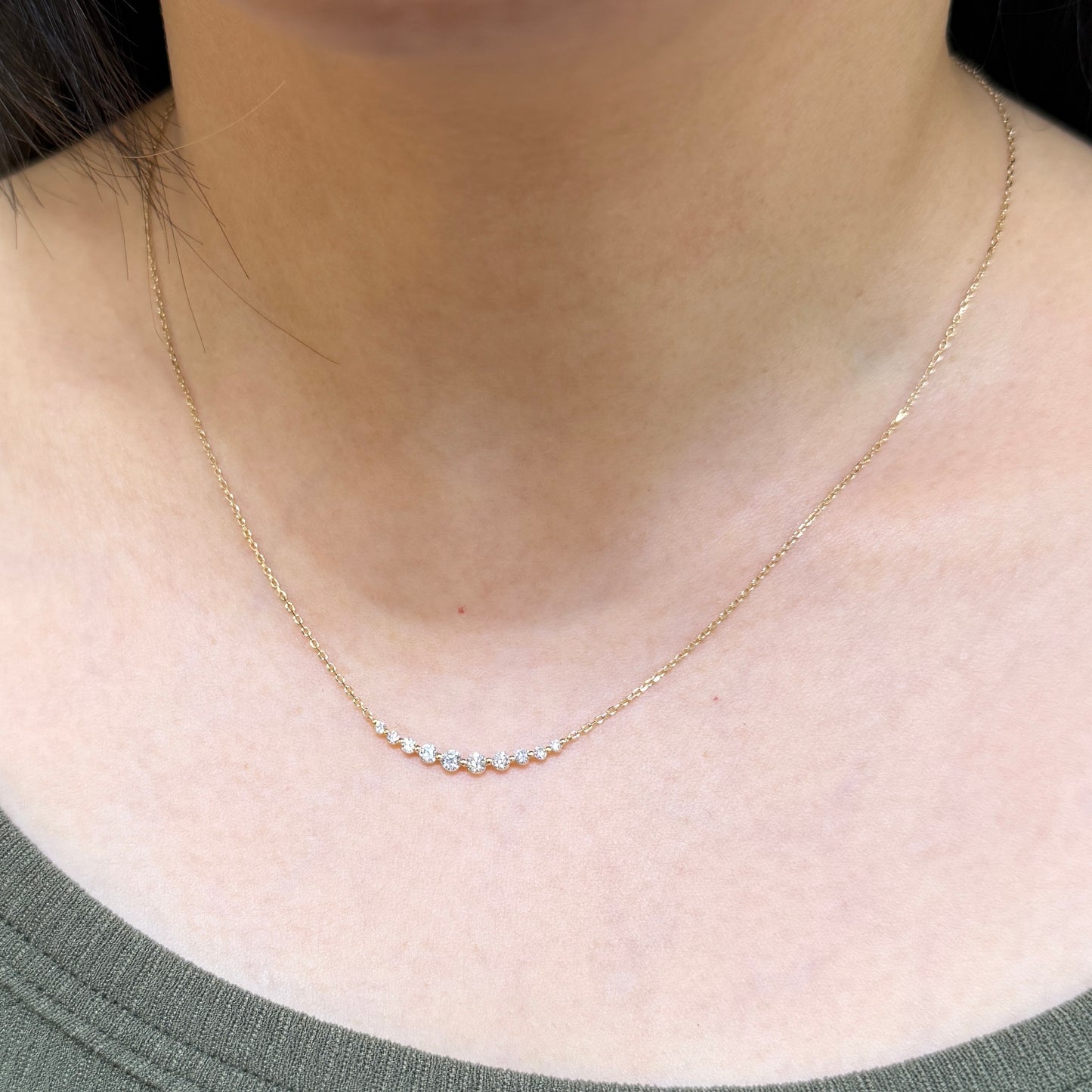 Lab diamond round 0.4ct smile necklace