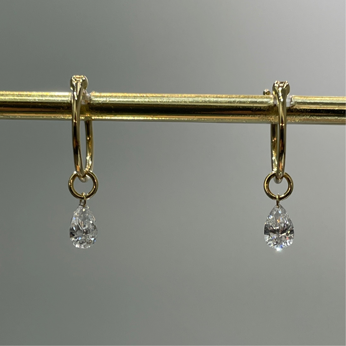 Lab diamond pear shape 0.4ct floating 10mm hoop earrings-pair