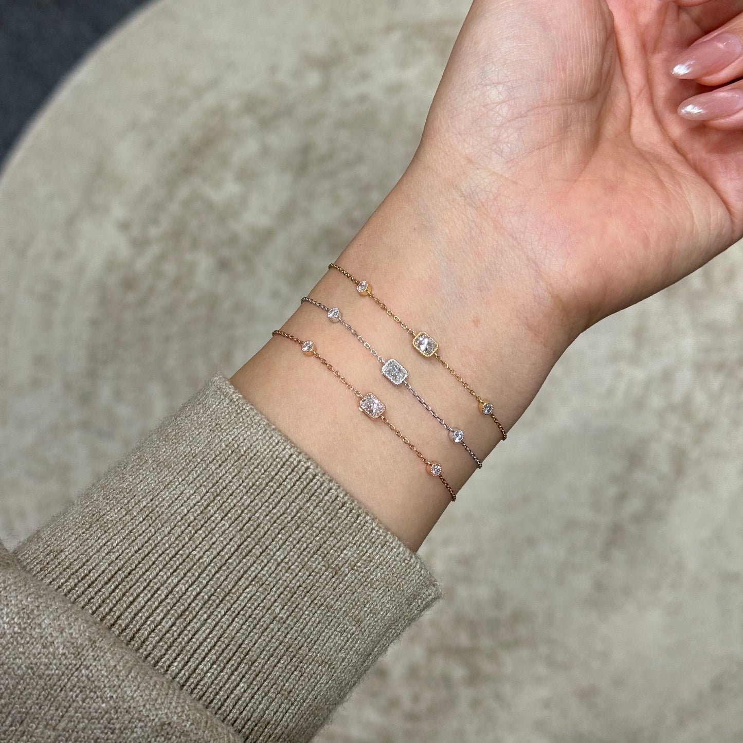 Lab diamond radiant cut 0.4ct milgrain bezel with little diamond bracelet