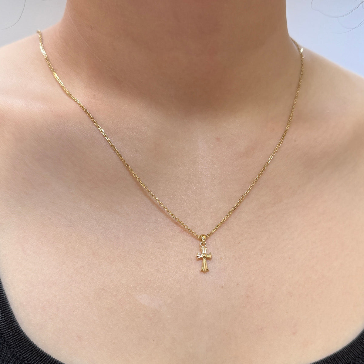 9k Lab diamond round cross pave opeb clip pendant