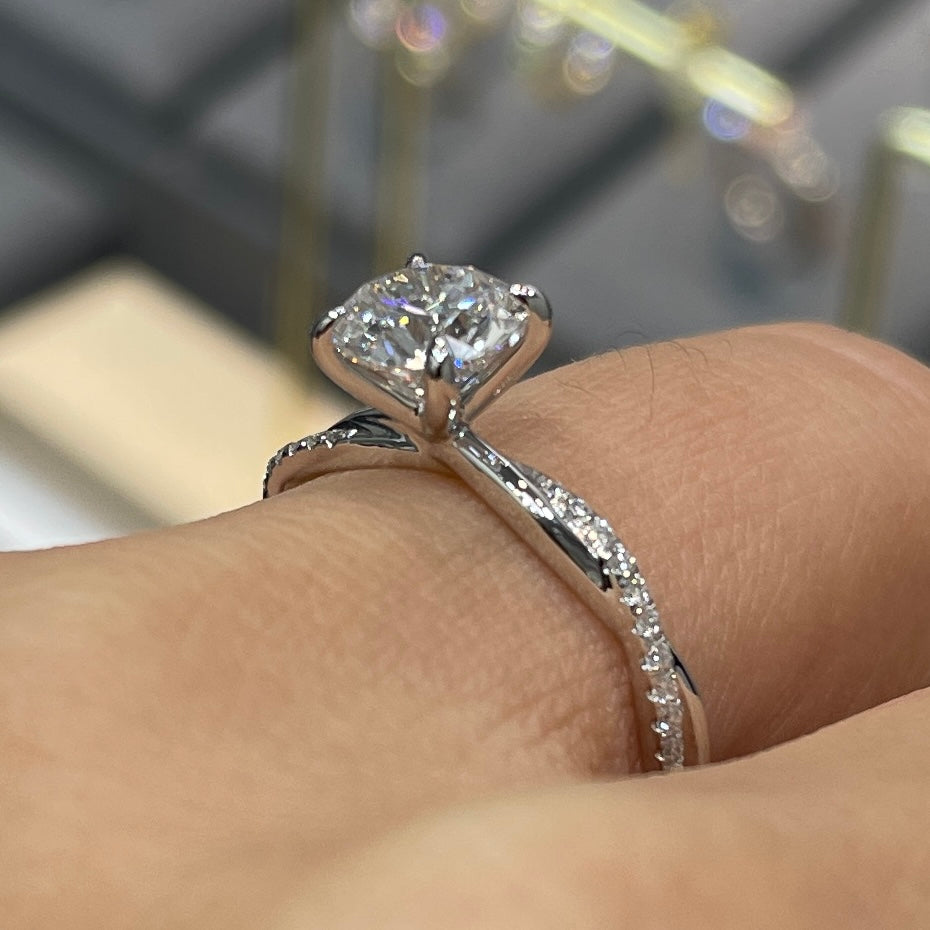 IGI lab diamond round 1ct four-prong pave twisted band ring