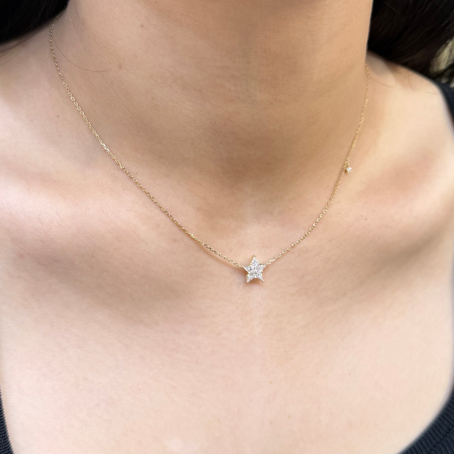9k Lab diamond kite cut 0.68ct Illusion star with little diamond necklace