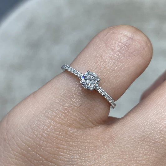 Lab diamond round 0.4ct four-prong pave ring