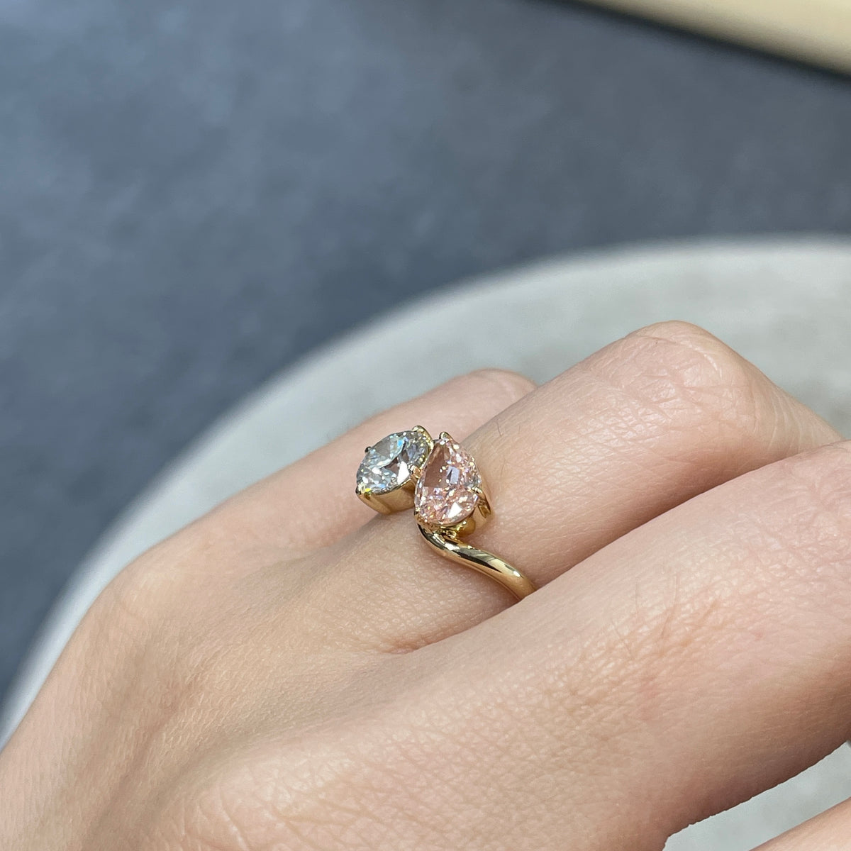 IGI lab pink diamond Pear 1ct with lab diamond round 1ct toi et moi wavy ring