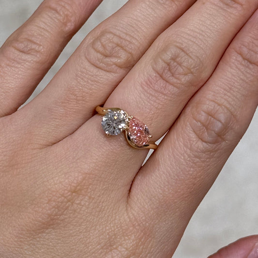 IGI lab pink diamond Pear 1ct with lab diamond round 1ct toi et moi wavy ring