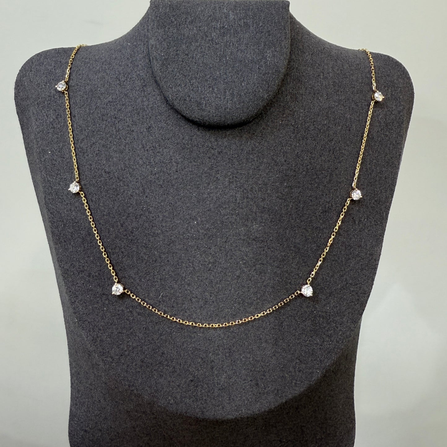 Lab Diamond Round 0.9ct six stone three -prong necklace