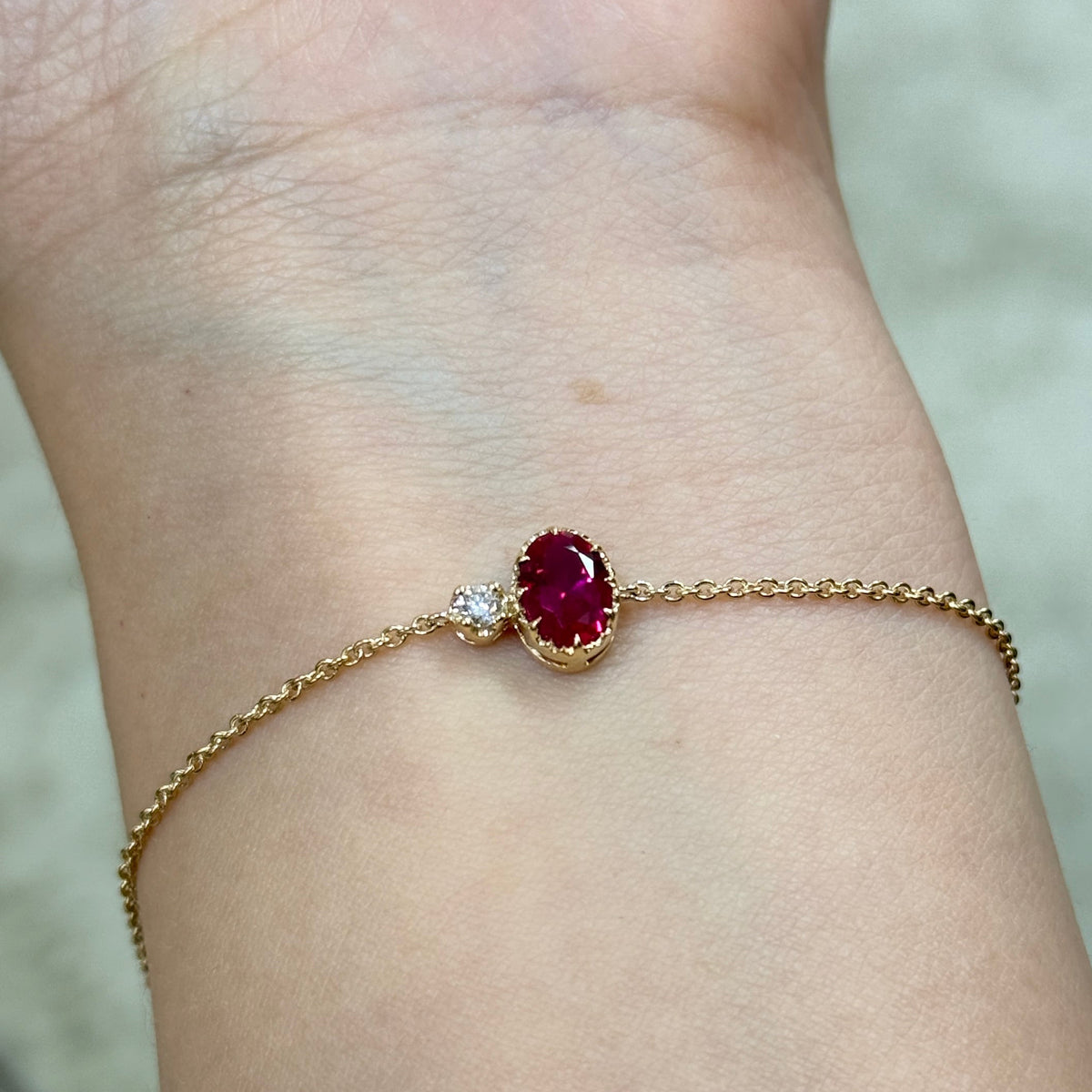 9k Lab ruby oval 0.8ct with lab diamond round 0.1ct thick chain bracelet